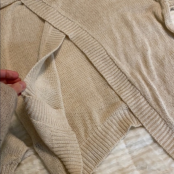 Olivaceous Ivory open back sweater Large - Picture 5 of 6